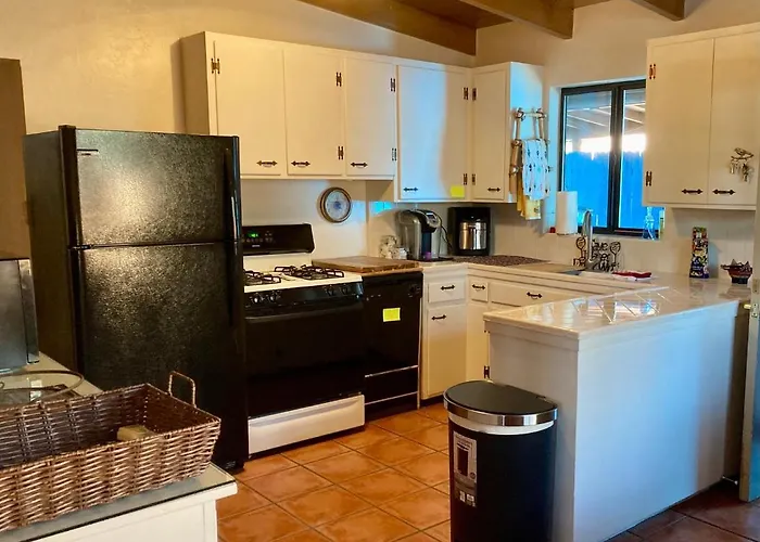 Casa Azul: Pet-friendly Adobe Oasis In Location